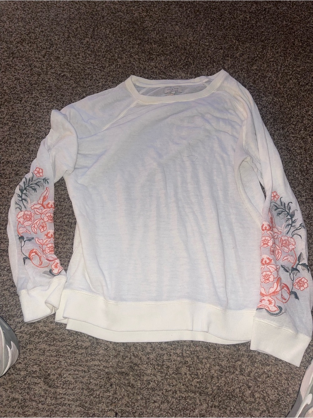 Great women’s spring like sweater size L